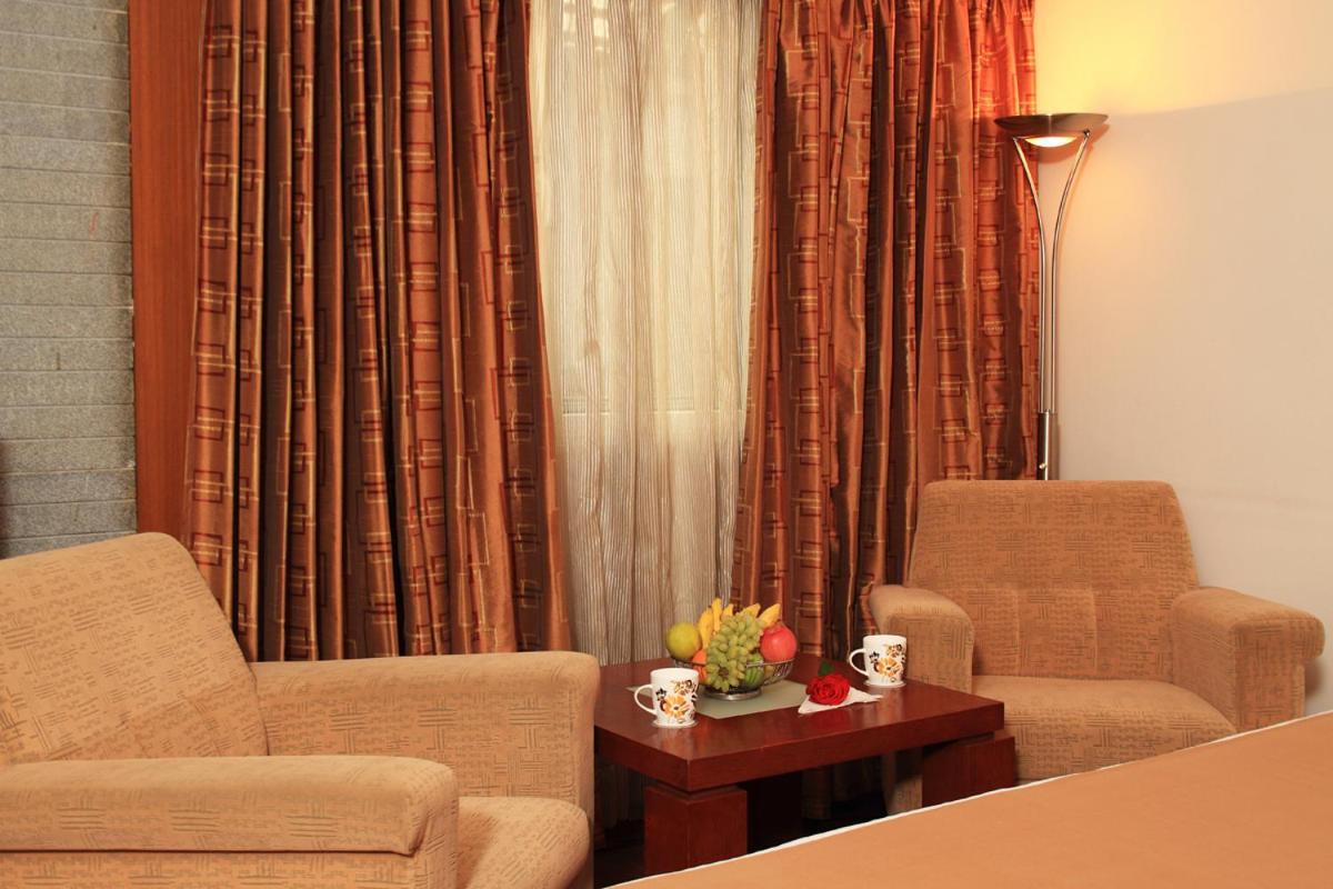 Parijatha Gateway Hotel Bangalore Eksteriør billede