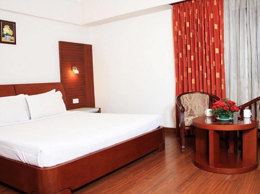 Parijatha Gateway Hotel Bangalore Eksteriør billede